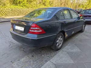 Mercedes-Benz C 180 Bild 2