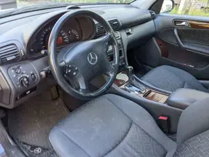 Mercedes-Benz C 180 Bild 3