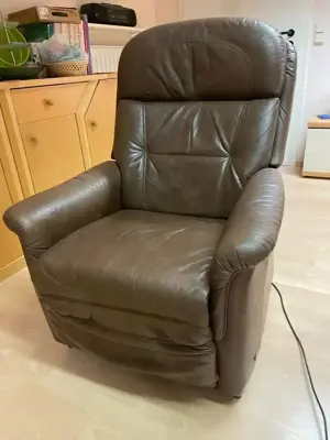 Sessel mit Aufstehhilfe (Leder)