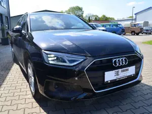 Audi A4 Avant 30 TDI TEMP/AHK/KAMERA/PDC/1.HAND/DSG