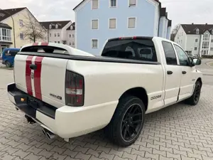 Dodge RAM * * * RAM SRT 10 Viper Motor V10 506 PS * * * Bild 5