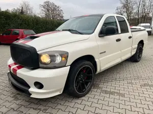 Dodge RAM * * * RAM SRT 10 Viper Motor V10 506 PS * * * Bild 4