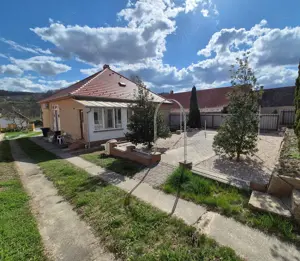Zwei Haus auf einen Grundstück in Ungarn Komitat Baranya Mecsek Gebirge 