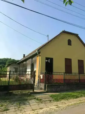 Haus in Ungarn Komitat Tolna mit Weinkeller 