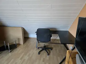 Helle  zimmer im Dachgeschos in Karlsruhe Palmbach  76228  talstr.52    1 Zimmer frei für Business-P