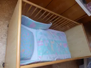 Taube Kinderbett mit Bettwäsche und Matratze