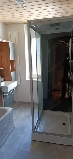EG-Wohnung kompl. renoviert