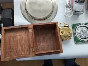 Konvolut hochwertiger Trödel Zinn Wecker Holzkästchen Modellauto Bild 8