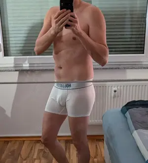 Welche SIE( 21 - 65 + ) mag gerne ORAL verwöhnt werden ? Biete TG ...