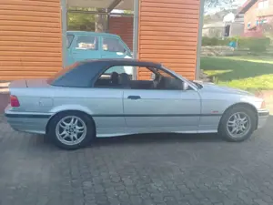 BMW 318 318i