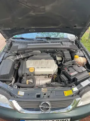 Opel Vectra Vectra 1.8 Bild 1