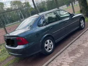 Opel Vectra Vectra 1.8 Bild 2