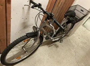 Damenfahrrad MTB Fischer, Räder 26 Zoll, Rahmenhöhe 49,5 cm, 18 Gänge, Beleuchtung, Schutzbleche Bild 3