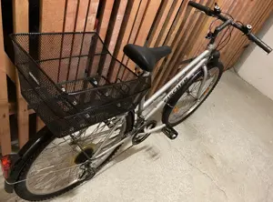 Damenfahrrad MTB Fischer, Räder 26 Zoll, Rahmenhöhe 49,5 cm, 18 Gänge, Beleuchtung, Schutzbleche