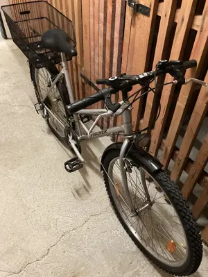 Damenfahrrad MTB Fischer, Räder 26 Zoll, Rahmenhöhe 49,5 cm, 18 Gänge, Beleuchtung, Schutzbleche Bild 2