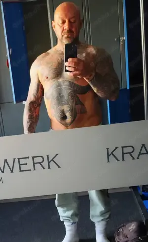 51er Sympathikus Sucht Frau für erotische Stunden 