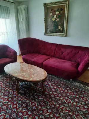 Neuwertig und elegantes Sofa in Bordeauxrot, Microfaser
