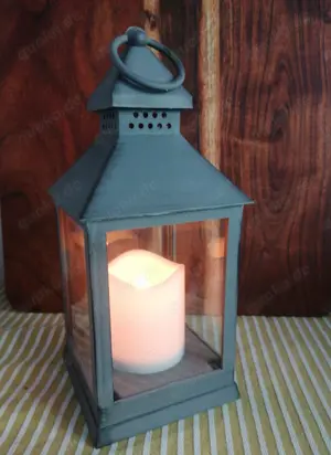 Laterne mit LED-Kerze