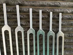 Stimmgabeln Set NEU 9 Heifrequenzen