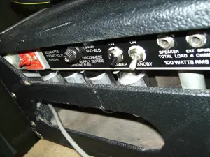 FENDER Bassman 100 Silverface 70s Verstärker mit Box Bild 6