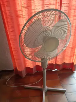 Standventilator schwenkbar