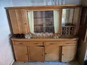 Altes Buffet 60er Jahre zu verschenken 