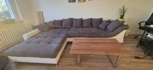 Gepflegte Couch+Massiver Couchtisch 