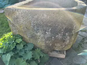 Antiker Sandstein Brunnen Beet Dekoration