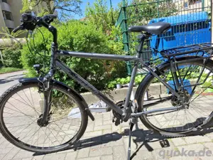 Gebrauchtes Trekking Fahrrad.