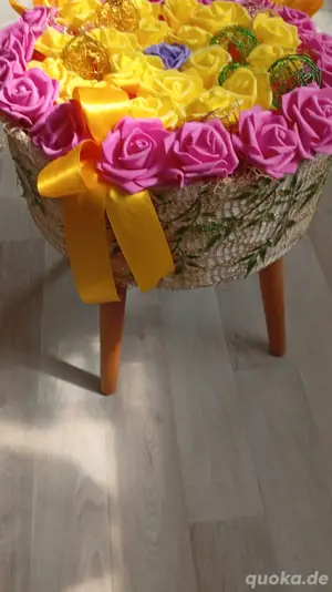 Wunderschönes Dekorativen Blumen hocker. Handarbeit Unikat. 