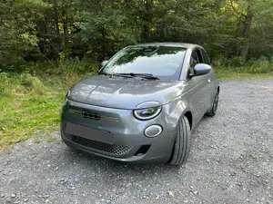 Fiat 500e Elektro Limo   La Prima by Bocelli   42 kWh - Voll *