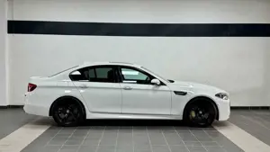 BMW M5 Baureihe M5 Lim. Competition BRD Bild 2