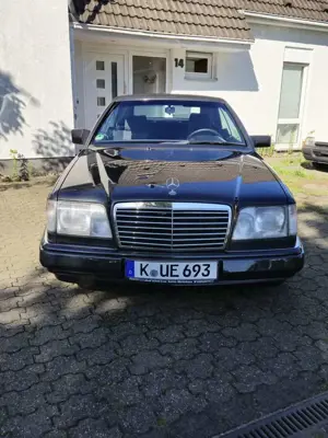 Mercedes-Benz 220 E220 Sportline Bild 2