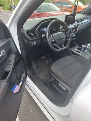 Ford Kuga 2.5 Duratec FHEV ST-LINE