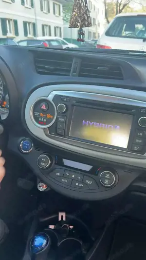 Toyota Yaris Hybrid 1.5 VVT-i Bild 4