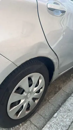 Toyota Yaris Hybrid 1.5 VVT-i Bild 2