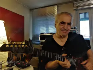 guitarist mit homestudio ,   rock,jazzm,flameco guitarist sucht anschlus an bands oder und proekte