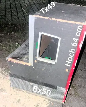 Stabiler Nistkasten für große Papagei 