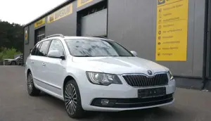 Skoda Superb Combi 3.6 FSI LK 4x4*TEMP*STDHZ*RFK*XENO Bild 3