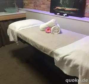 Sehr heiße erotische Massage 