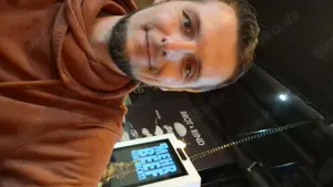 Er sucht Sie für Leckdates.