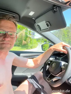 Heute Riesenlatte 20x5 nackt sichtbar im Auto sucht Lutscherin 