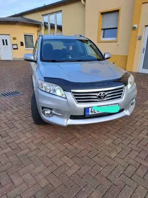 Toyota RAV 4 2.2 D-4D 4x4 Bild 2