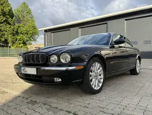 Jaguar XJ8 3.5 V8 - Vollausstattung/Leder/Navi/Memory