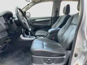 Isuzu D-Max Isuzu D-Max Double Cab 4WD LS Aut. 163 PS Bild 4