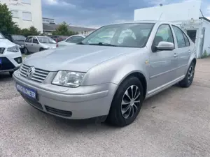 Volkswagen Bora 1,6 5-türig AUTOMATIK KLIMA NUR 113 TKM !!!