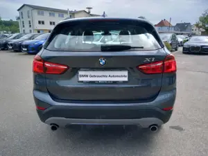 BMW X1 xDrive25d Aut Sport Line Leder Panorama LED NaviPl Bild 4
