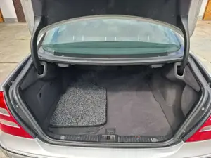 Mercedes-Benz E 240 E-Klasse Classic