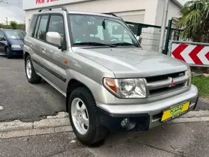 Mitsubishi Pajero 2.0 GDI Comfort I / AHK / KLIMA