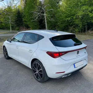 SEAT Leon 1.4 e-Hybrid DSG FR mit Herstellergarantie Bild 4